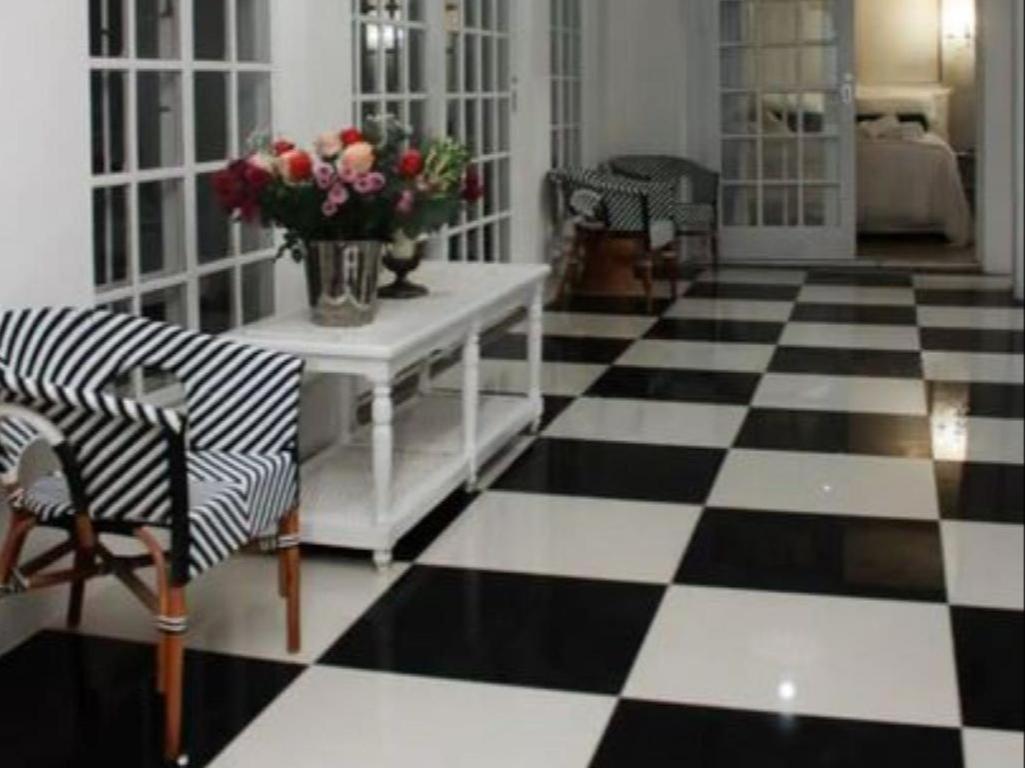La Belle Guest House บลูมฟอนเทน ภายนอก รูปภาพ